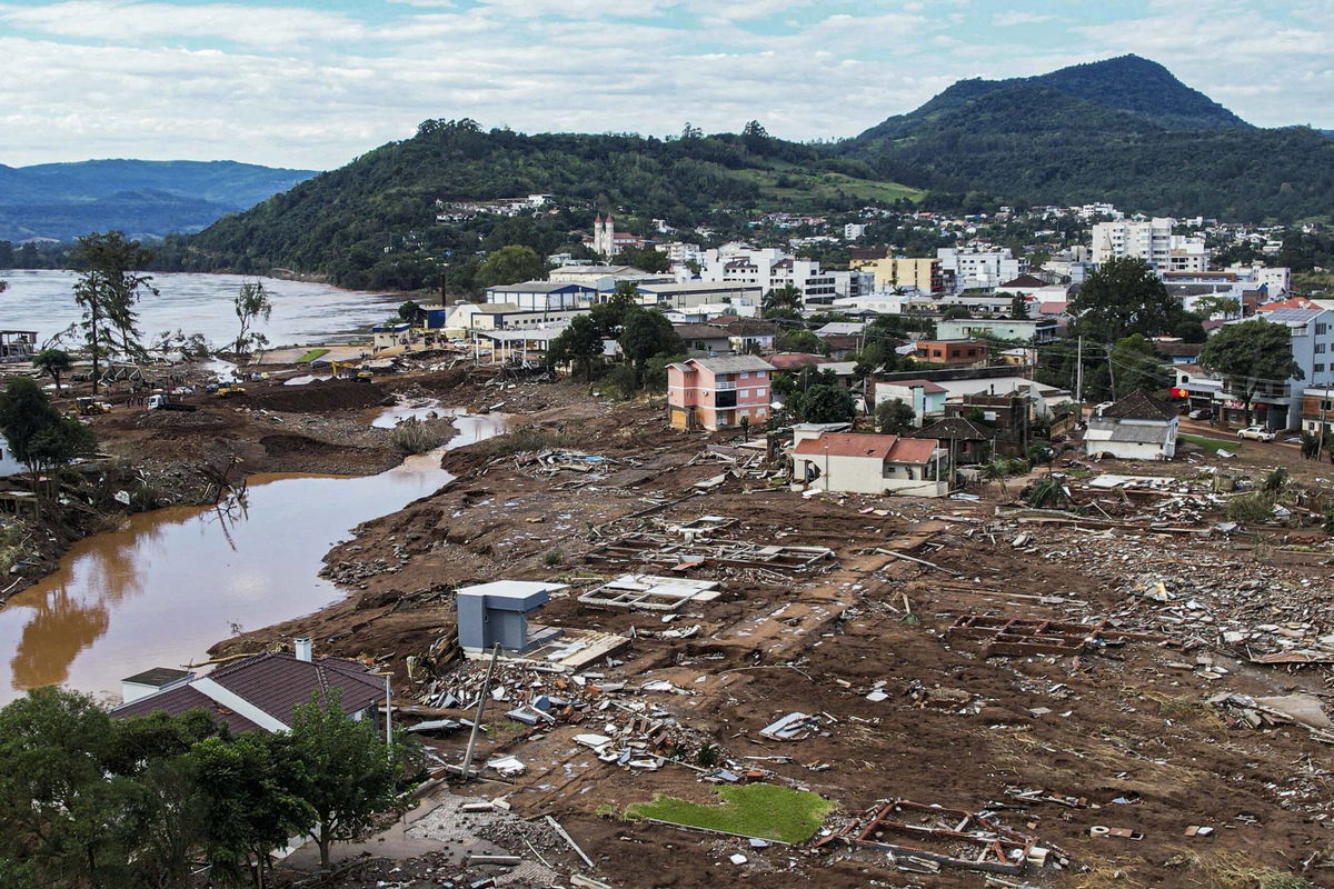 Destroyed buildings in the town of Roca Sales.