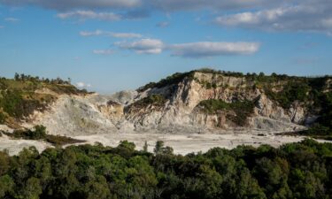 The Solfatara crater