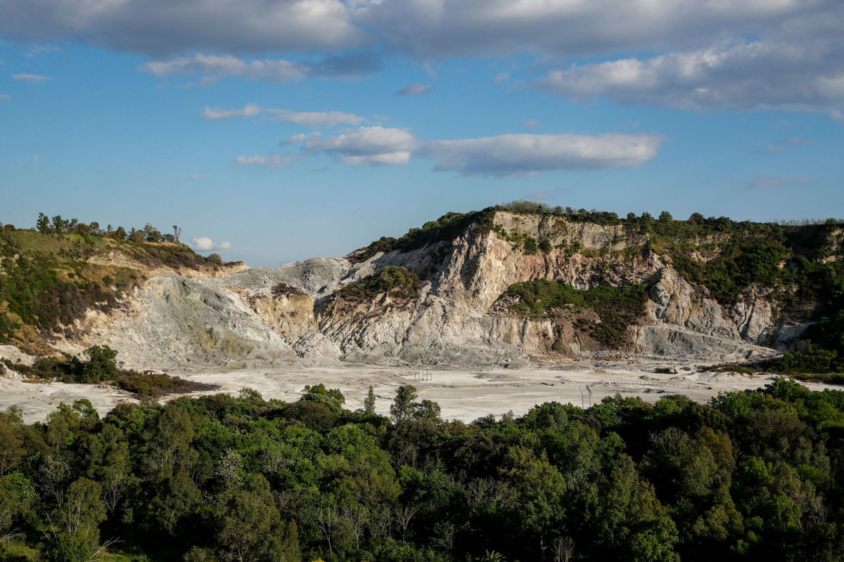 <i>Salvatore Laporta/KONTROLAB/LightRocket/Getty Images via CNN Newsource</i><br/>The Solfatara crater