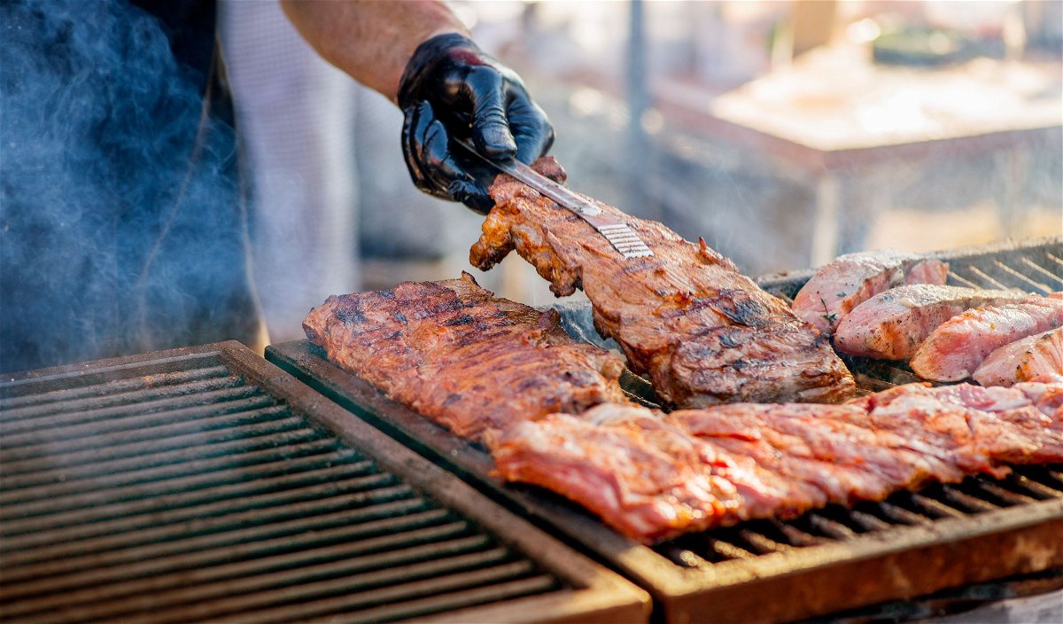 Follow general precautions around preventing foodborne illnesses at barbecues and other gatherings on Memorial Day.