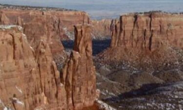 A female hiker died after she collapsed and lost consciousness in Colorado National Monument earlier this week.