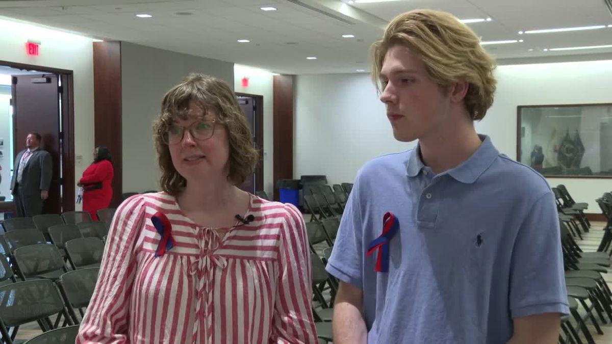 <i>WTVR via CNN Newsource</i><br/>Two of those frustrated voices were 18-year-old Chapel Ormond and his mother Leslie Ormond.