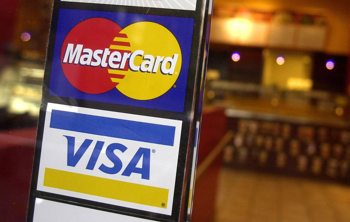 <i>Mark Lennihan/AP via CNN Newsource</i><br/>A federal judge overseeing a $30 billion preliminary swipe-fees settlement between Mastercard