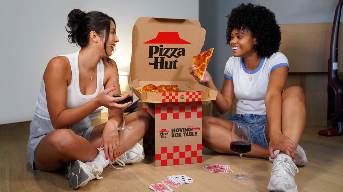 Pizza Hut unveils the moving box table: specialty pizza boxes that turn into a miniature table for moving day.