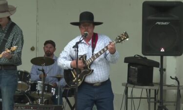 A benefit concert was held to raise money for firefighters and those impacted by the Paddock Fire.