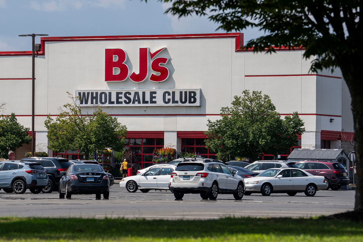 <i>Joe Buglewicz/Bloomberg/Getty Images via CNN Newsource</i><br/>BJ's Wholesale Club is hiking membership fees in January 2025.