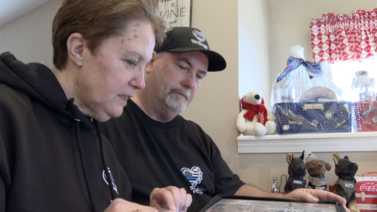 <i>Jolie Sherman/WXYZ via CNN Newsource</i><br/>Evette Szajna and Mark Carr