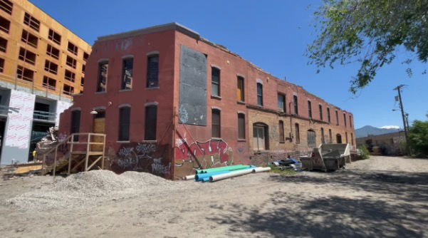 <i>KSTU via CNN Newsource</i><br/>The Utah Pickle Company building