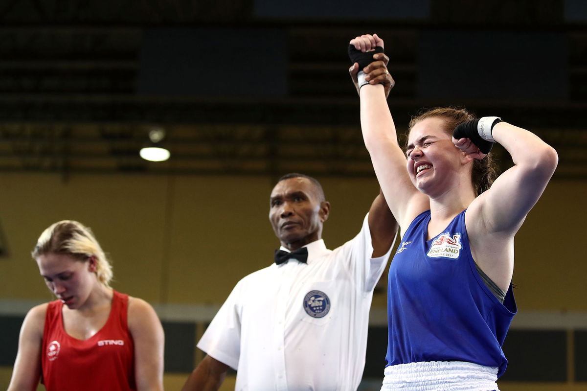 <i>Nigel Roddis/Getty Images via CNN Newsource</i><br/>Georgia O'Connor (left) punches Erica Juana Gabriela Álvarez during their super-welterweight contest at Utilita Arena in April 2022.