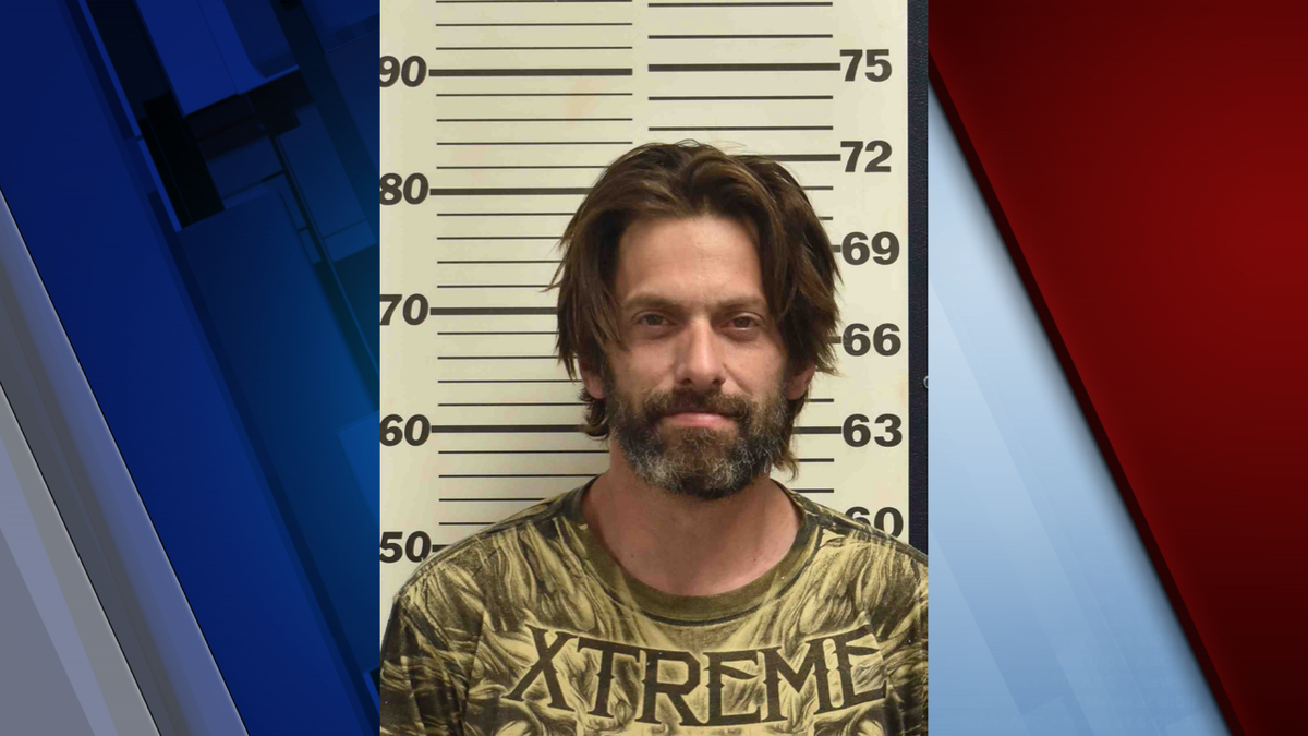 Daytona Travis, 34
