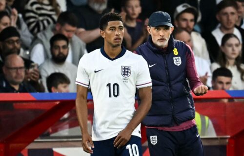 Bellingham prepares to come on as a substitute against Senegal.