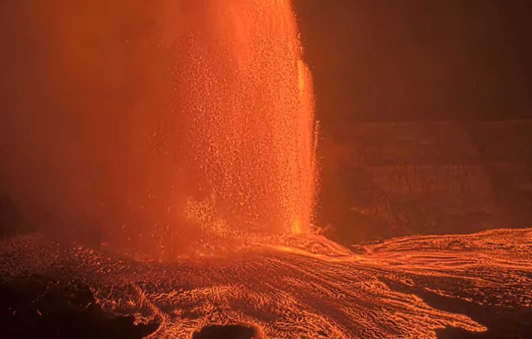 <i>Courtesy USGS/KITV via CNN Newsource</i><br/>A new eruption at Kīlauea’s Halemaʻumaʻu Crater